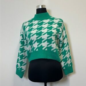 St. Patrick’s Day Green Houndstooth cropped sweater Fits Youth Large/ Women’s XS